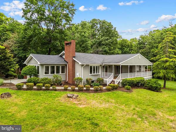 5 Acres of Land with Home for Sale in Leesburg, Virginia