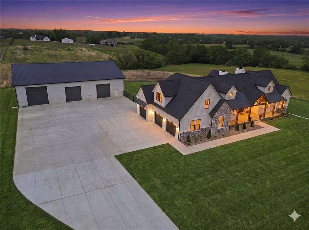 7.76 Acres of Land with Home for Sale in Kansas City, Kansas