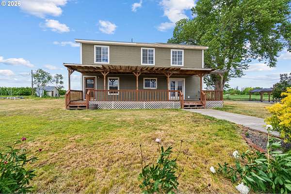 9.7 Acres of Land with Home for Sale in Milton-Freewater, Oregon