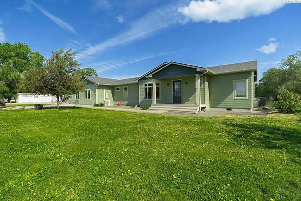 1.5 Acres of Land with Home for Sale in Burbank, Washington