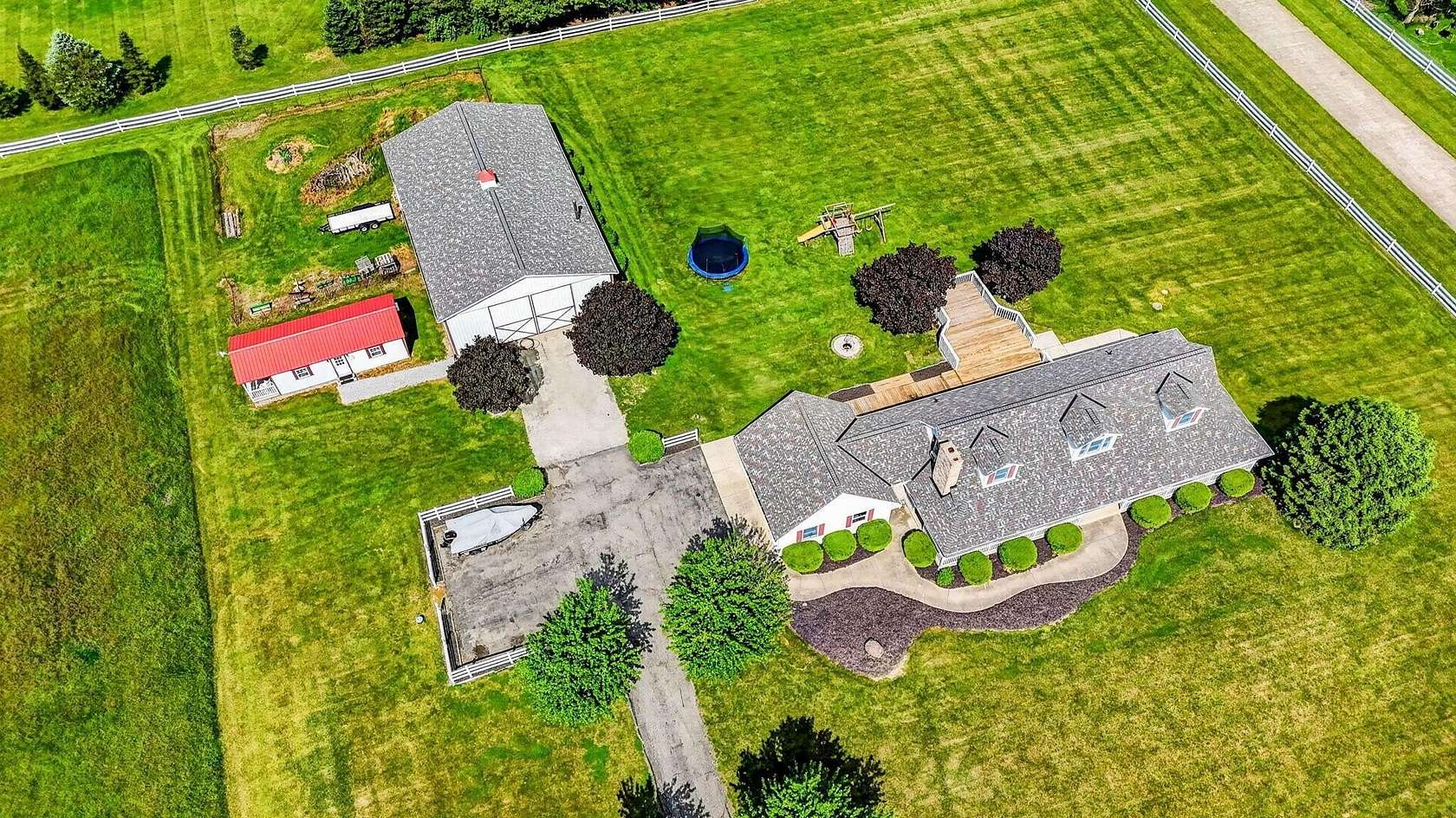 5.38 Acres of Land with Home for Sale in Radnor, Ohio