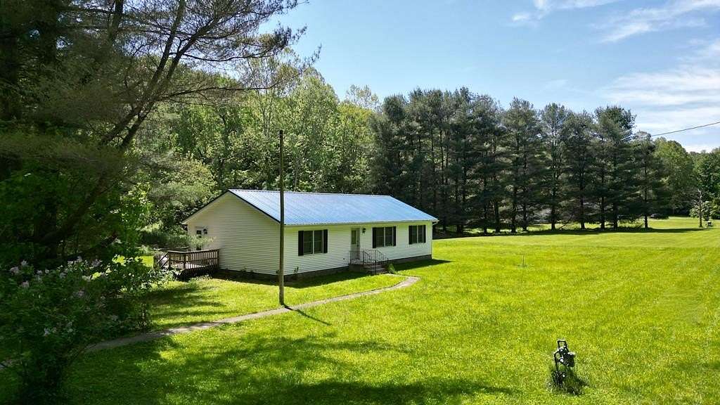 8 Acres of Land with Home for Sale in Chillicothe, Ohio