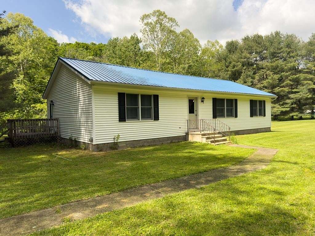 8 Acres of Land with Home for Sale in Chillicothe, Ohio