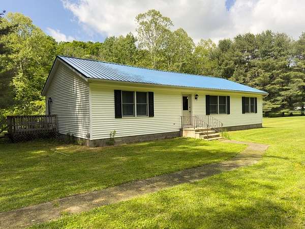 8 Acres of Land with Home for Sale in Chillicothe, Ohio