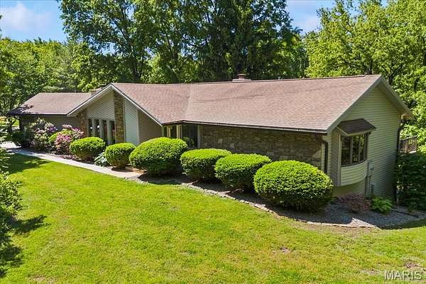 4 Acres of Land with Home for Sale in Belleville, Illinois
