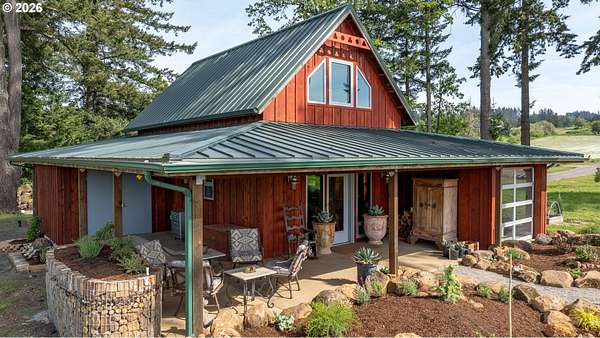 9.85 Acres of Land with Home for Sale in Amity, Oregon
