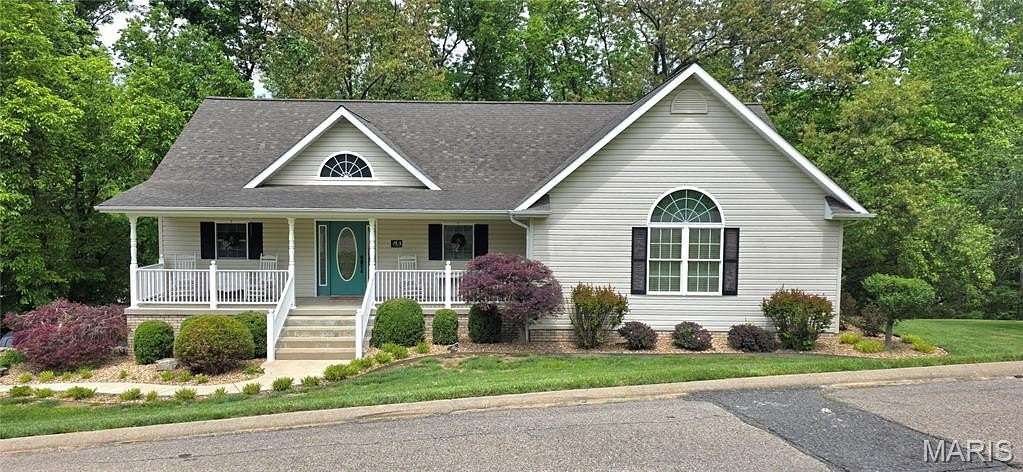1.58 Acres of Land with Home for Sale in Chester, Illinois