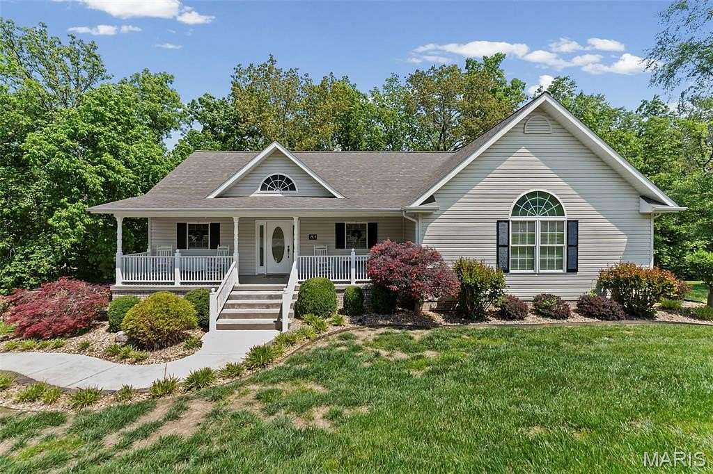 1.58 Acres of Land with Home for Sale in Chester, Illinois