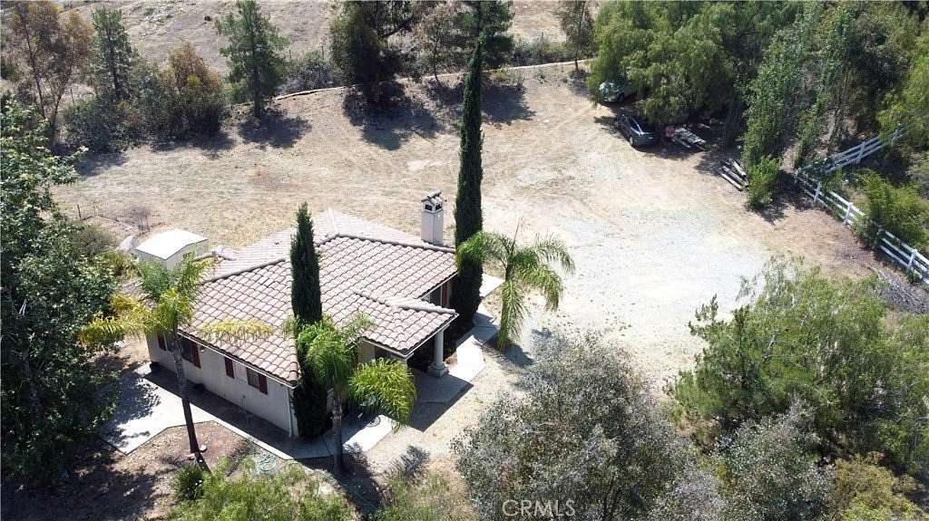 1.5 Acres of Land with Home for Lease in Murrieta, California