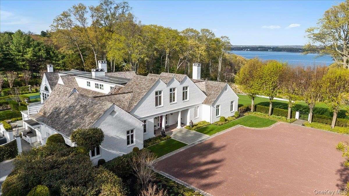 4.68 Acres of Land with Home for Sale in Mill Neck, New York