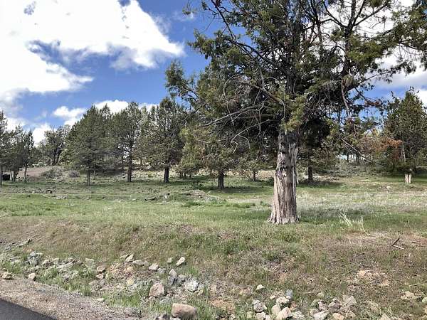 1.35 Acres of Land for Sale in Klamath Falls, Oregon