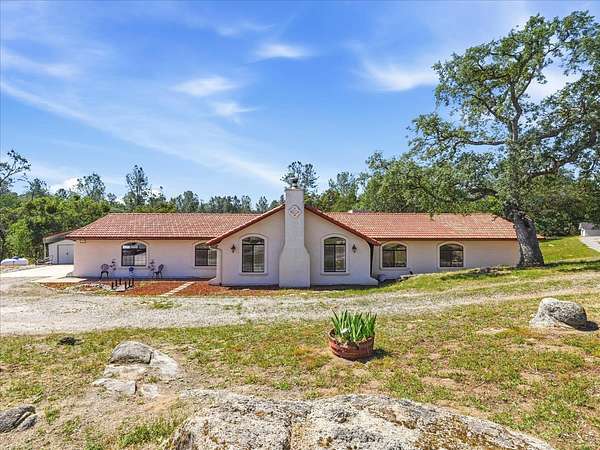 1.5 Acres of Land with Home for Sale in Coarsegold, California