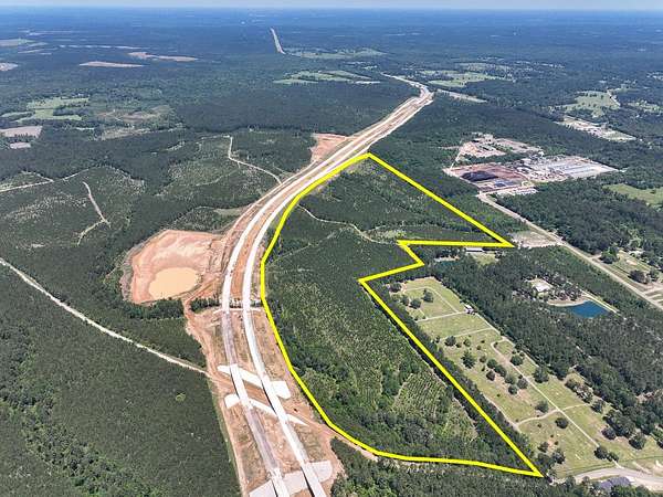 100 Acres of Land for Sale in Corrigan, Texas