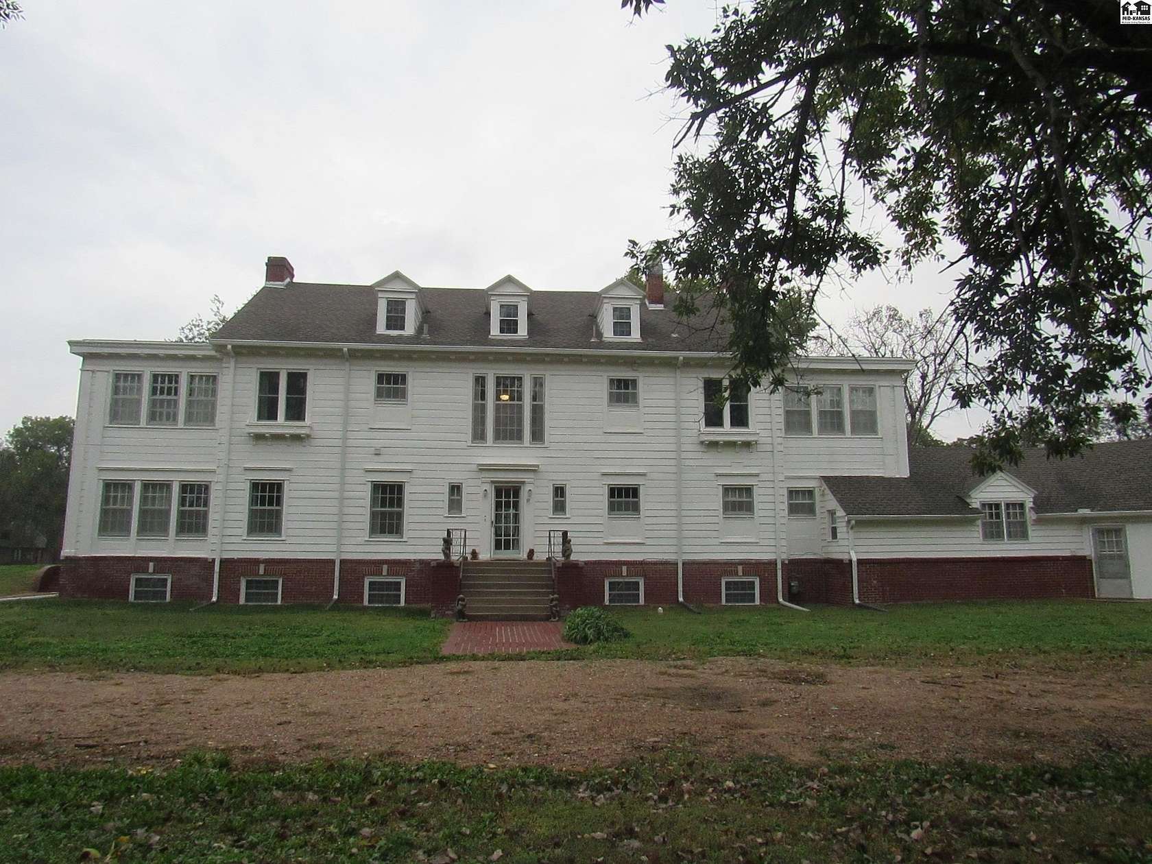 2 Acres of Land with Home for Sale in Hutchinson, Kansas