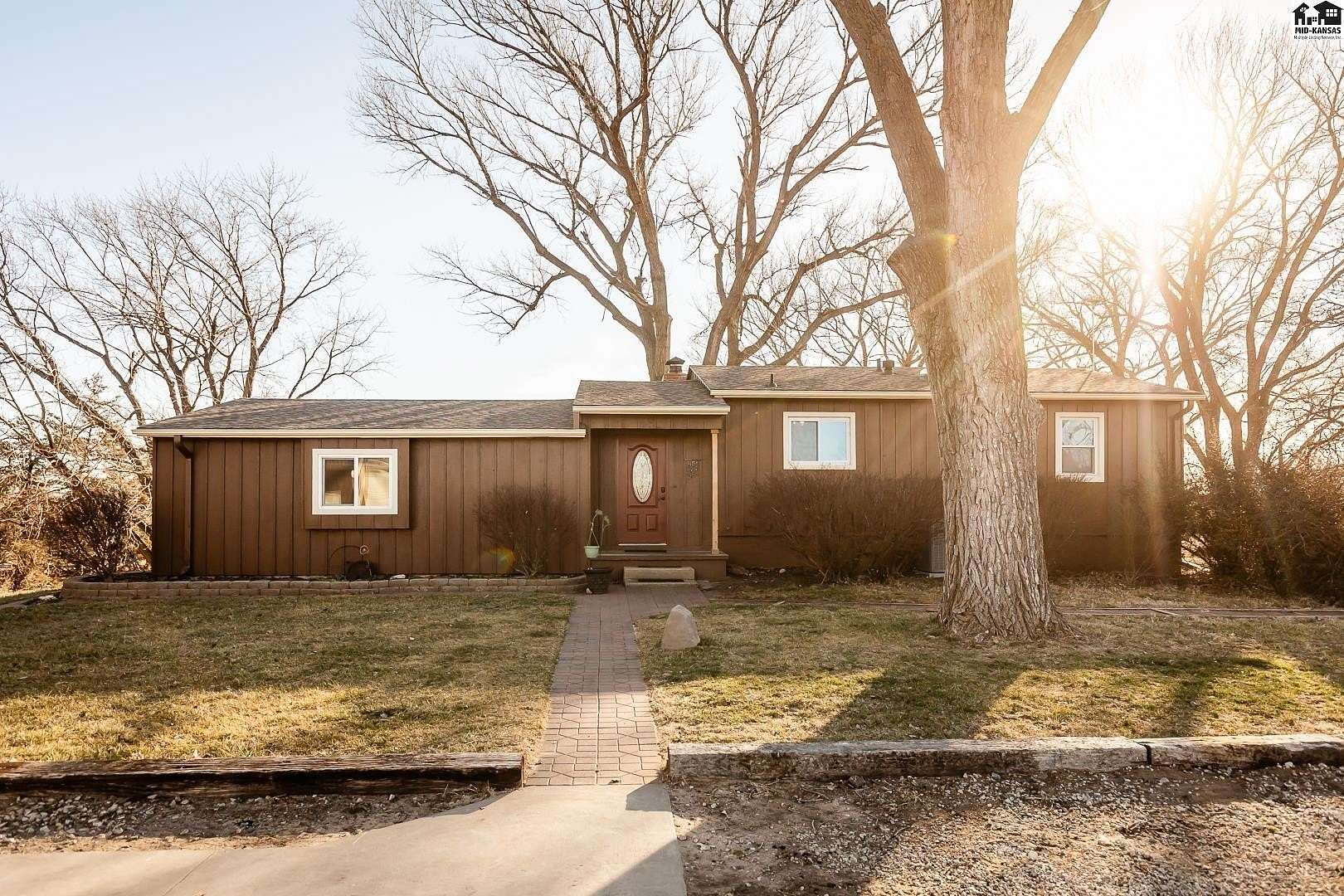19 Acres of Land with Home for Sale in Inman, Kansas
