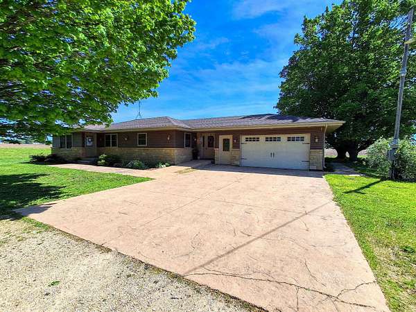 3.1 Acres of Land with Home for Sale in Freeport, Illinois