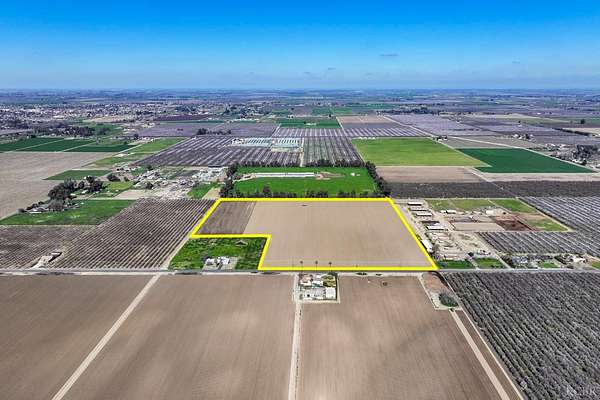35 Acres of Agricultural & Residential Land for Sale in Lemoore, California
