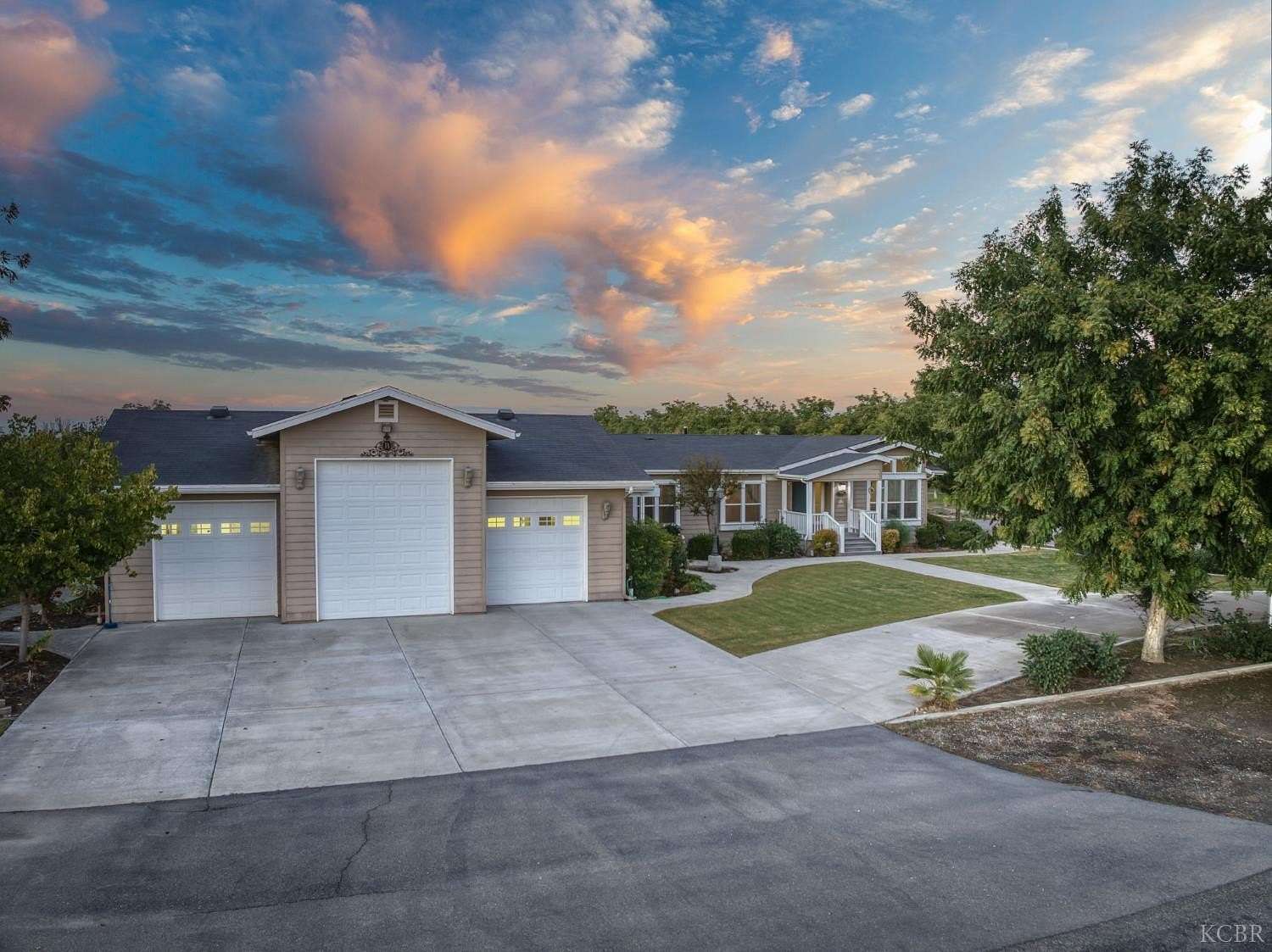 5 Acres of Land with Home for Sale in Laton, California