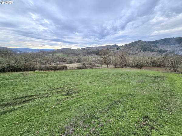 5.23 Acres of Land for Sale in Roseburg, Oregon