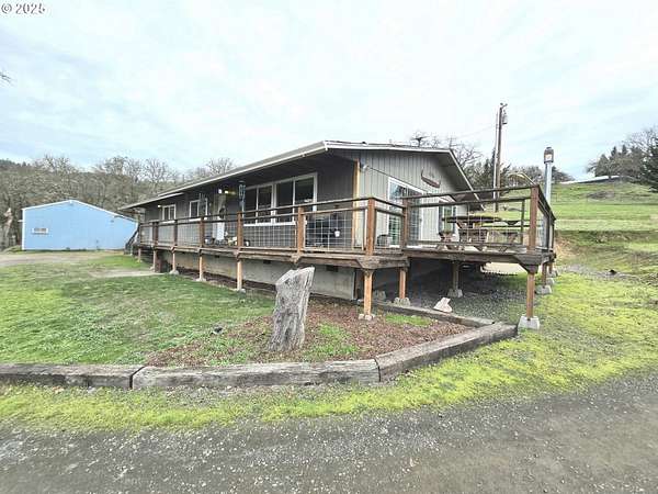 2.7 Acres of Land with Home for Sale in Roseburg, Oregon
