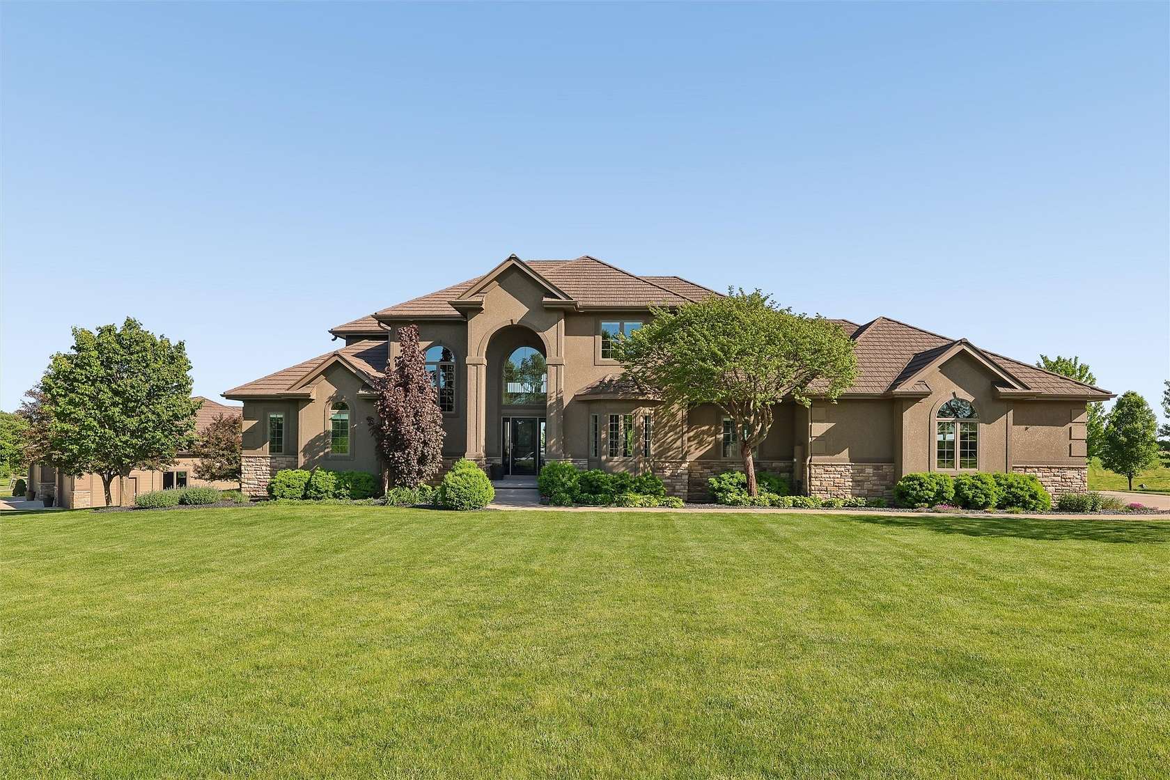 2.59 Acres of Land with Home for Sale in Waukee, Iowa
