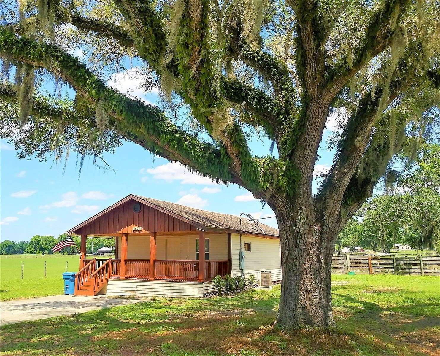 Land with Home for Lease in De Leon Springs, Florida
