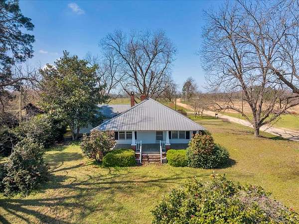 1.5 Acres of Land with Home for Sale in Cordele, Georgia