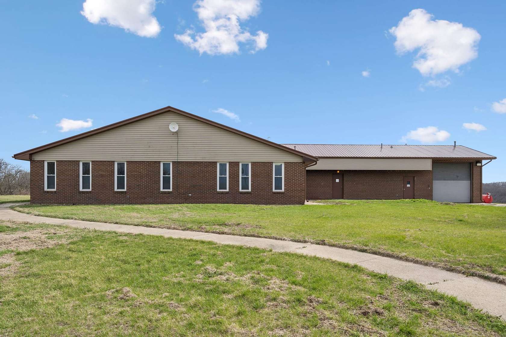 23 Acres of Recreational Land for Sale in Carlisle, Iowa