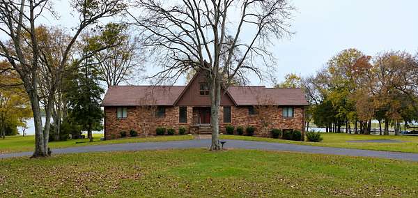 1.8 Acres of Land with Home for Sale in Hendersonville, Tennessee