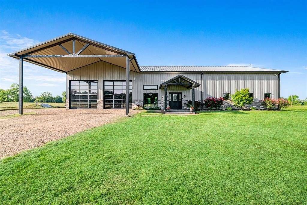 30.8 Acres of Land with Home for Sale in Pattonville, Texas