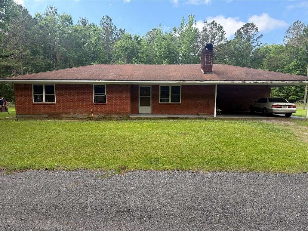 11.7 Acres of Land with Home for Sale in Jonesboro, Louisiana