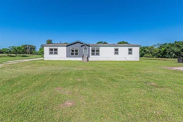 7 Acres of Land with Home for Sale in Emory, Texas