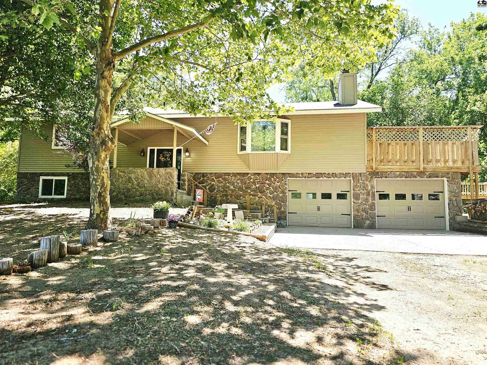 1.5 Acres of Land with Home for Sale in Hutchinson, Kansas