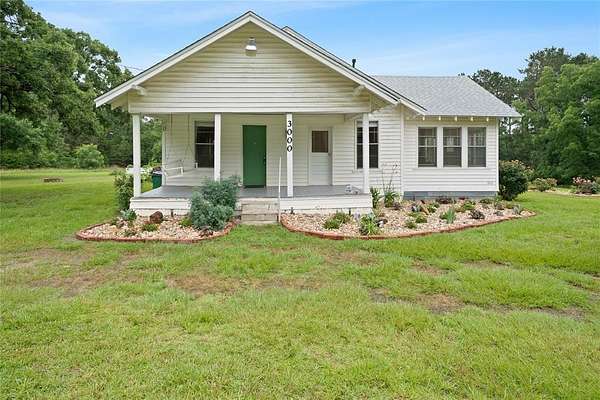 3.82 Acres of Land with Home for Sale in Jacksonville, Texas