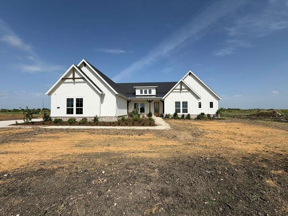 1.5 Acres of Land with Home for Sale in Krum, Texas