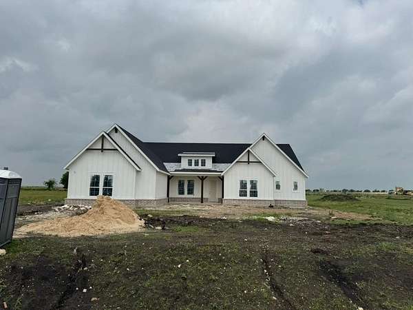 1.5 Acres of Land with Home for Sale in Krum, Texas