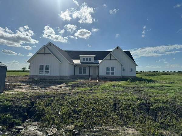 1.5 Acres of Land with Home for Sale in Krum, Texas