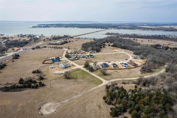 1.2 Acres of Mixed-Use Land for Sale in East Tawakoni, Texas