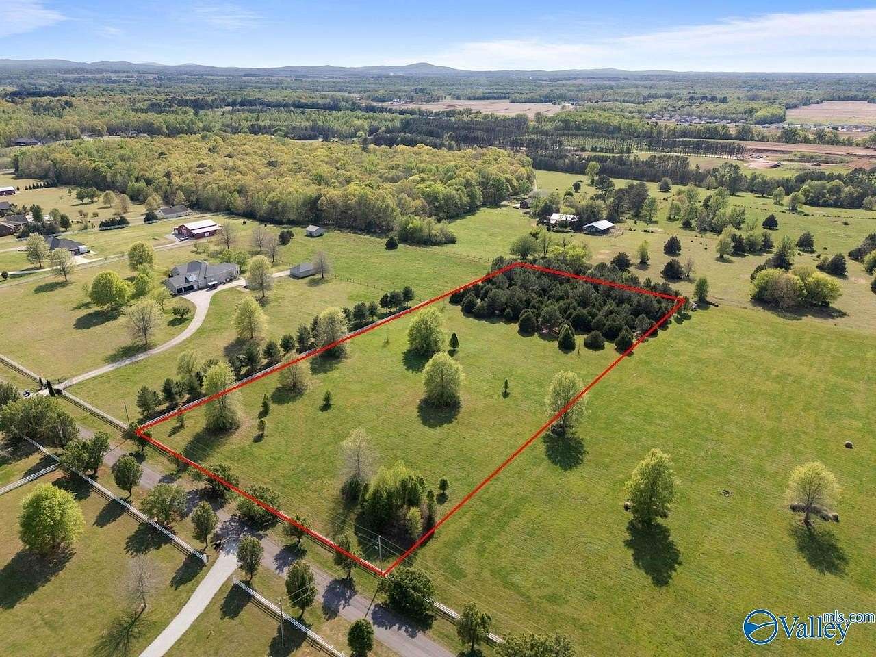 5 Acres of Land for Sale in New Market, Alabama