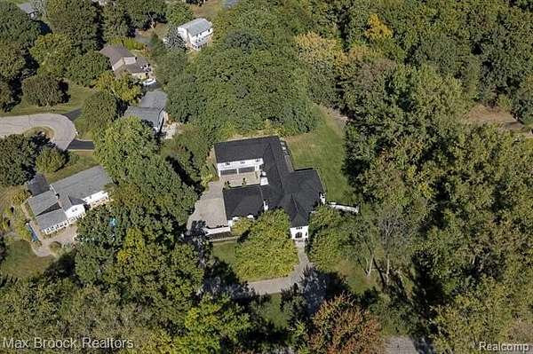 2 Acres of Land with Home for Sale in Bloomfield Township, Michigan