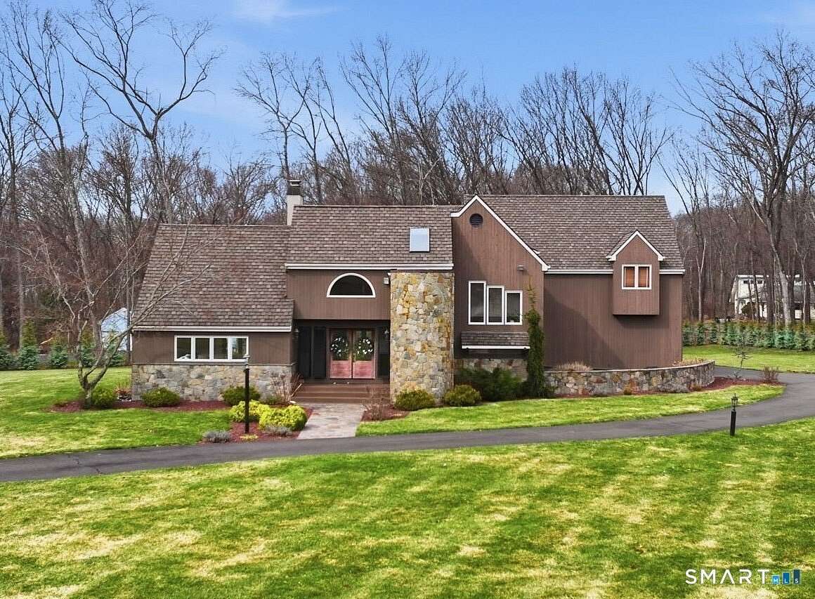 1.72 Acres of Land with Home for Sale in Cheshire, Connecticut