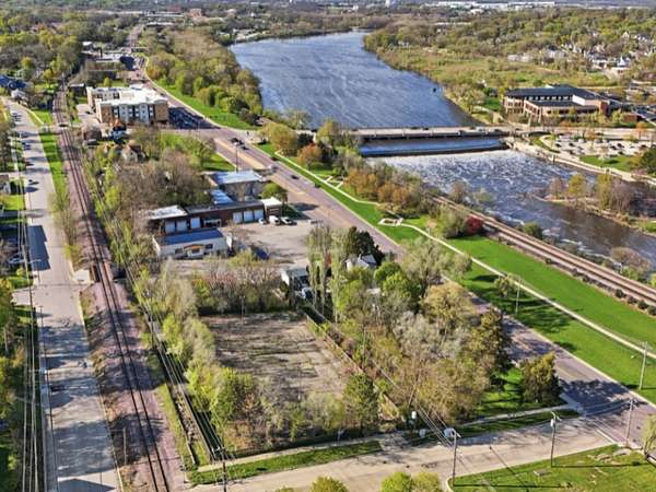 0.2 Acres of Mixed-Use Land for Sale in Elgin, Illinois