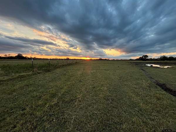 112 Acres of Agricultural & Residential Land for Sale in Sulphur Springs, Texas