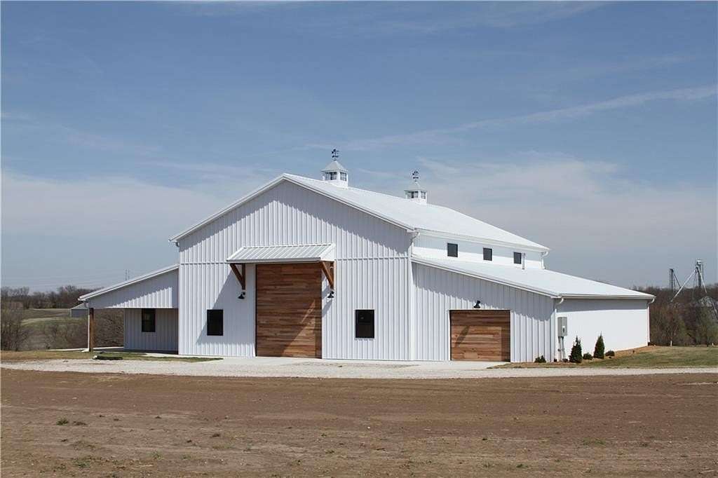 15 Acres of Land with Home for Sale in Gardner, Kansas