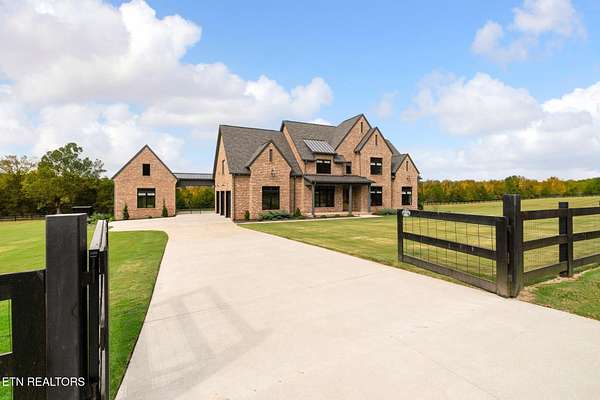 5 Acres of Land with Home for Sale in Lascassas, Tennessee