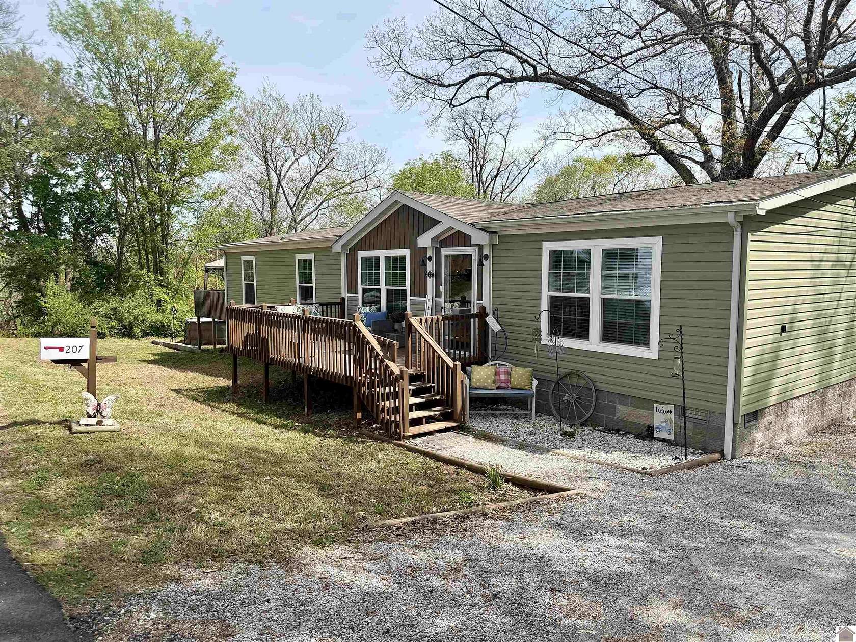 1.86 Acres of Land with Home for Sale in Benton, Kentucky