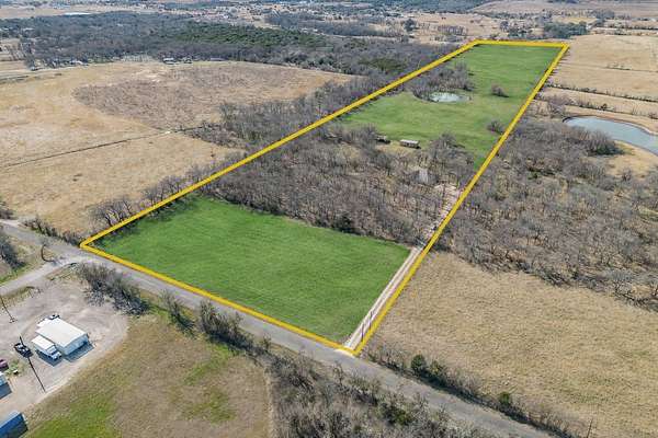27 Acres of Land with Home for Sale in Elm Mott, Texas