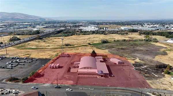 3 Acres of Improved Commercial Land for Sale in Union Gap, Washington