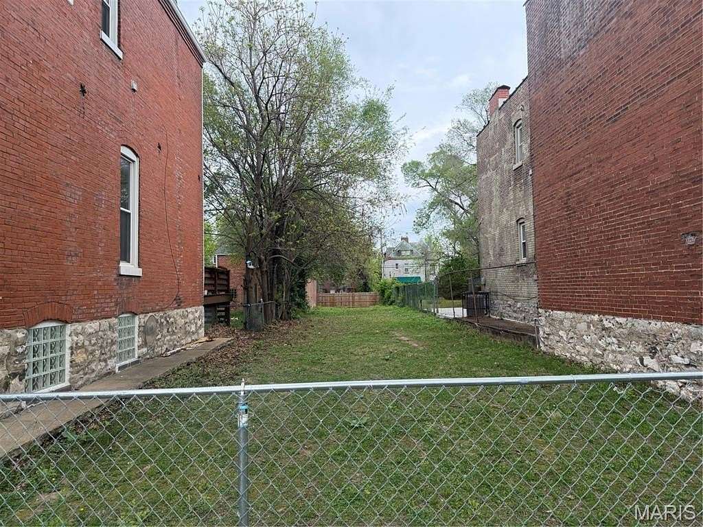 0.12 Acres of Mixed-Use Land for Sale in St. Louis, Missouri