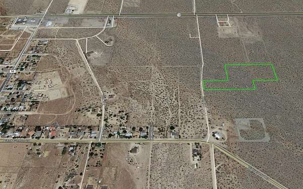 7.5 Acres of Residential Land for Sale in Pearblossom, California